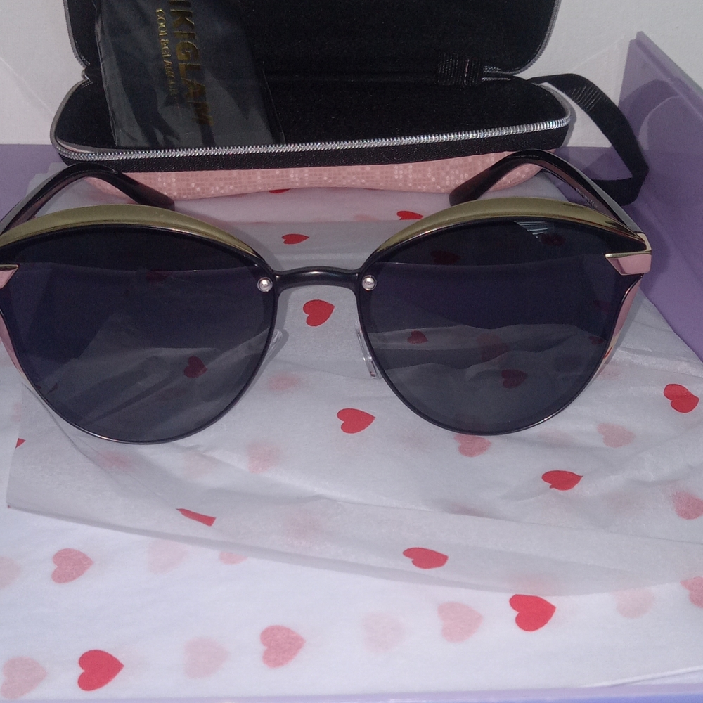 Stylish Black Sunglasses